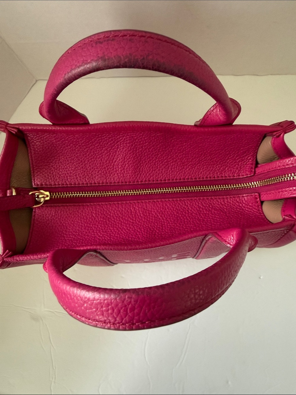 Marc Jacobs The Leather Small Tote Bag in Fuchsia - Picture 7 of 8